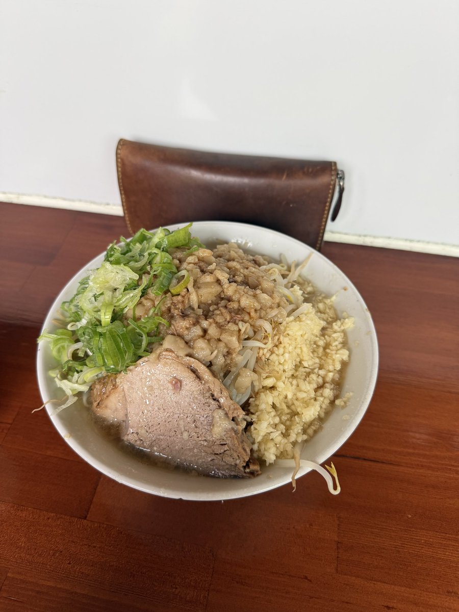 inophard's tweet photo. 【現役】
宮城県男鹿郡女川町
＃RAMENWORKSLINGKAI女川店
ラーメン 200g
ヤサイニンニクアブラマシ ネギ https://t.co/iz1xyR7vV7
