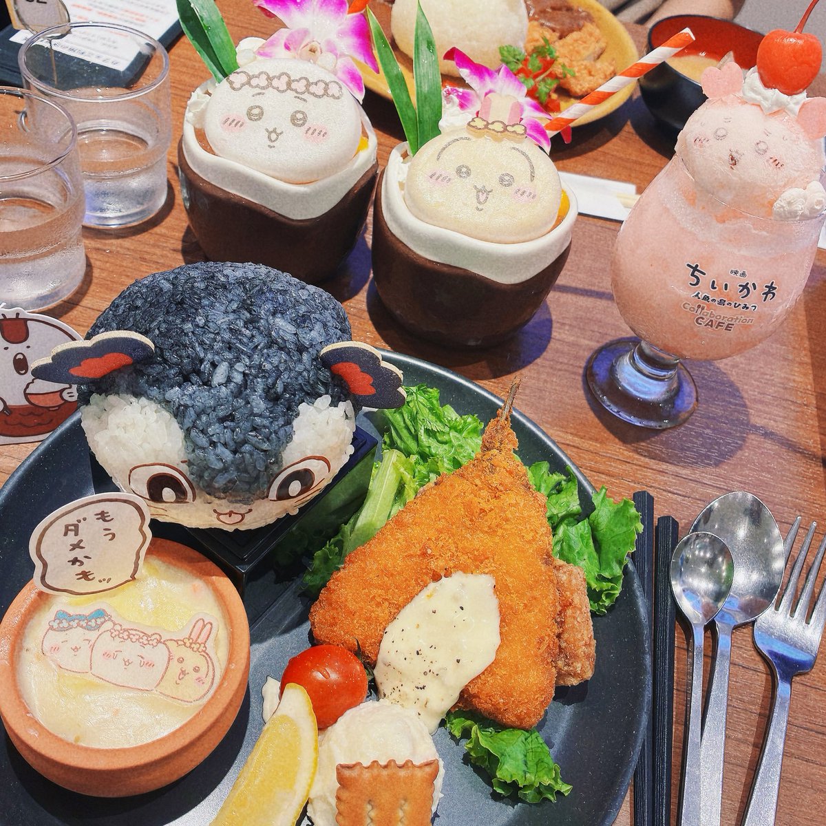 tipp3v's tweet photo. ちいかわカフェ癒し空間だったー！
コースターも推しきて満足🥹ご飯は思ってたより量多かった😂 https://t.co/qi2aPGFeQn