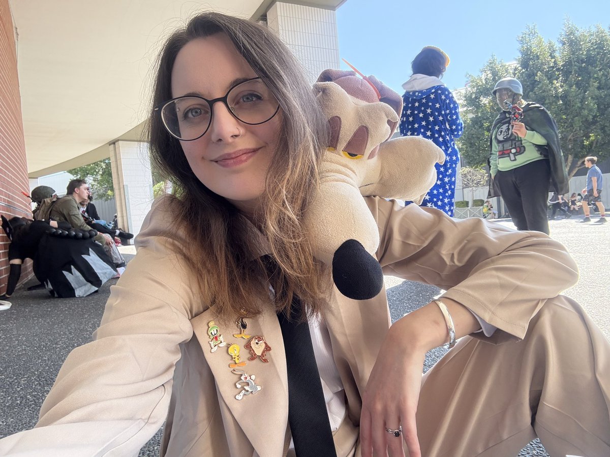 deconstructcig's tweet photo. I spent #OzComicCon preaching a very important message… #CoyotevsAcme #AcmeSucks 🧨👩‍⚖️ https://t.co/SpOdu3hsXl
