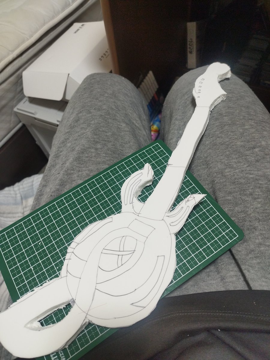 bukiheki's tweet photo. 水晶ちゃんのギター描いた https://t.co/UE1w7H5ugL