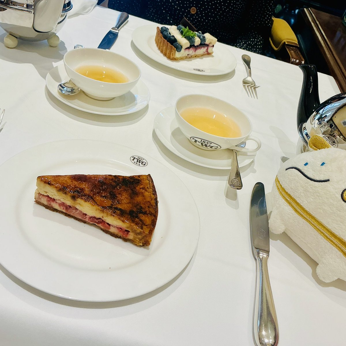Maple972182's tweet photo. 近くの席になることが多い女子民の方と自由が丘のTWGでランチティーをしました🫖
お茶はシークレット オブ ヴェトナム ティー。テロワール由来による蓮の香りが華やかで澄んだお味の青茶です。
夕方までお散歩しながらのんびりとお話しできて楽しかったです。

#217find #ばすてとさんぽ #うぃ茶房 https://t.co/YAwl1Ule9d