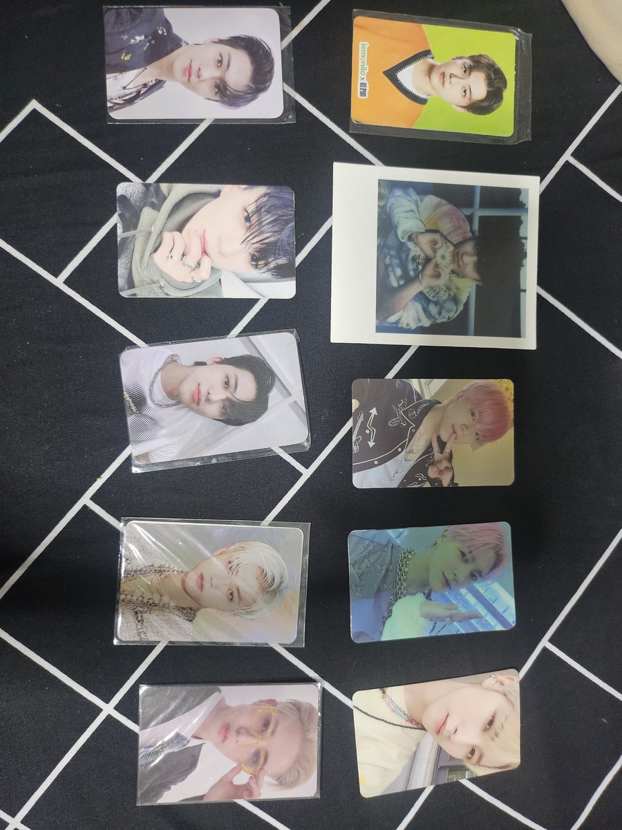 Urmidnightst's tweet photo. Ini jugaaa yaa, untuk photocard per satuannya 50k ajaa, album hot sauce lengkap 150k ajaa https://t.co/ItHNZh5O5Q