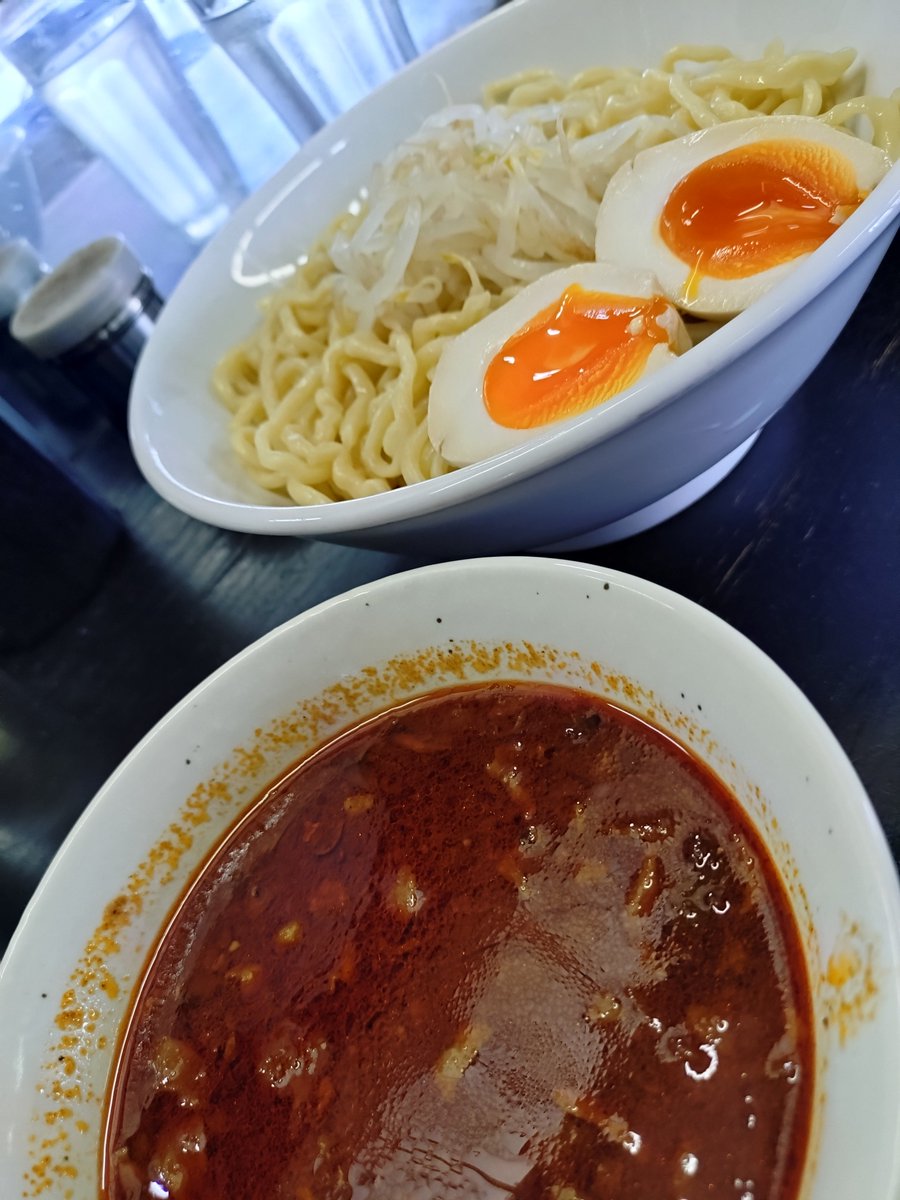 ChibuChibuChi's tweet photo. 今日はひさびさの活動でモモン��姫に会えてハピハピ
からの母校まで歩いて懐かしの味を堪能
学生時代に一度も見た事ない穴八幡の神輿に流鏑馬の馬も見れた
ところで学生時代はマイルドでヒーヒー言ってたのに何か物足りなさを感じたのは成長ってこと？ https://t.co/XdyF9LT5XJ