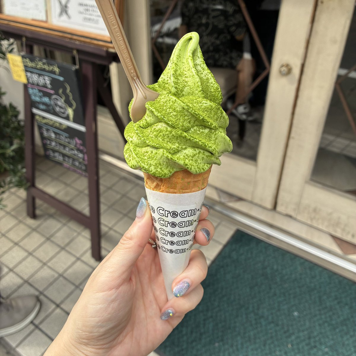 sn51's tweet photo. New iPhoneにてお初🍦
いうて17eなんだけどw

王道抹茶！ https://t.co/lfYJGiKC19