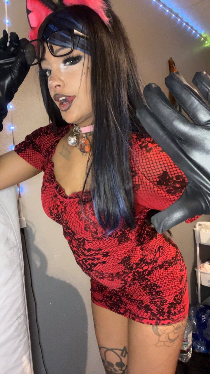 shauntib4's tweet photo. 🤓 sesh tn hunni?
.
.
.
#glasses #braceface #hotwifetapatía https://t.co/qcCf8BO79g