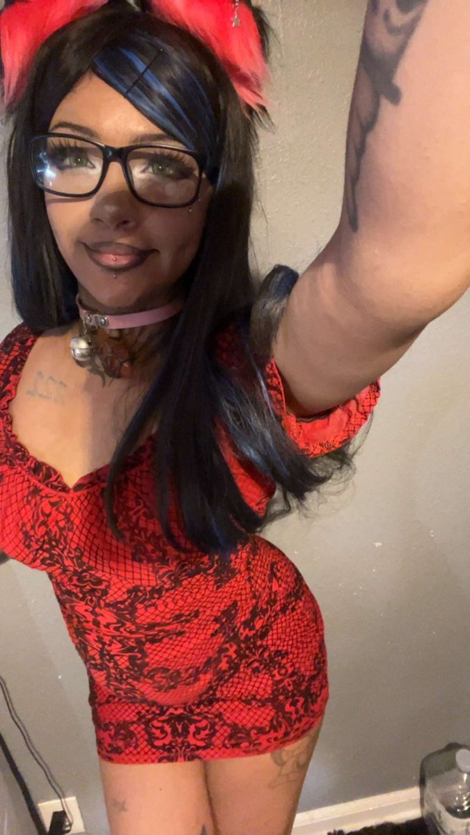 shauntib4's tweet photo. 🤓 sesh tn hunni?
.
.
.
#glasses #braceface #hotwifetapatía https://t.co/qcCf8BO79g
