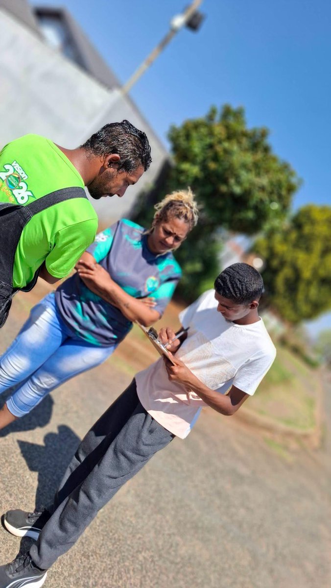 OnsBaizaNie's tweet photo. Our REC took to the streets of Lenasia, engaging residents door to door under the leadership of our Ward Councillor candidate. π
The PA is in every community, listening, connecting and growing!
#OnsBaizaNie #Vision2026 #MaakToe https://t.co/nmmX91eUlW