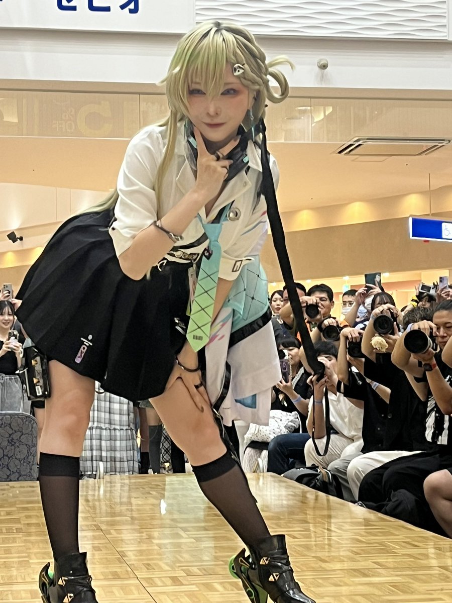 d3d57fjjmj's tweet photo. 今日は家族でコスイベでした！
あんずも満足して良かった！
シスルさんのファンサ最高でした‼️
#ゆめコス
#シスル https://t.co/eJARFdi3P0