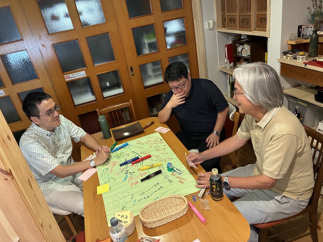 matu_philosophy's tweet photo. 松戸deてつがくカフェ 第15回の開催が決まりました。
テーマは「幸福とは何か」
 10/3土10時〜です。

地方自治法、読んだことあるでしょうか？
自治体は「住民福祉の増進」のためにあると書いてあります。

難しそうなので、まずは、福祉の元々の意味「幸福」から一緒に考えましょう。

＃哲学カフェ https://t.co/YFCH2fYgpy