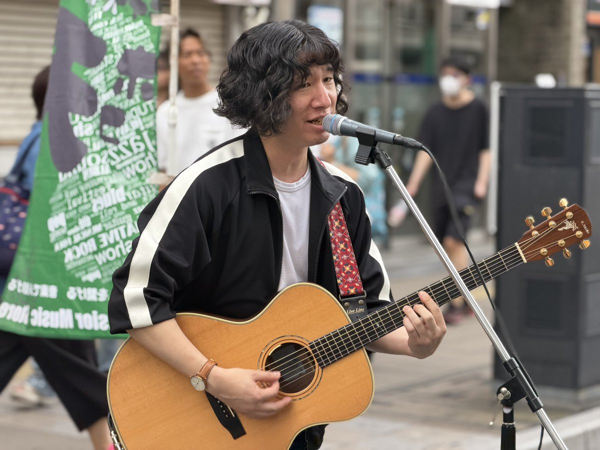 GhFSK22SVc2aXIb's tweet photo. 山倉ボッサ in 埼玉・大宮ホコ天ライブパフォーマンス その2
#山倉ボッサ
#大宮ホコ天ライブパフォーマンス
@yabossa1706 https://t.co/EIRTWPW3uO