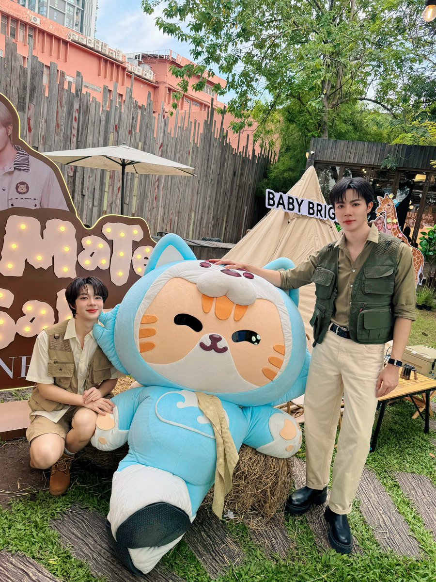 iLeang21's tweet photo. วันหยุดทั้งที เค้าก็ต้องมาเที่ยวแคมปิ้ง พักผ่อนกันตามประสาพ่อ แม่ ลูก ป่ะ 

ZEENUNEW ZON WITH BBB
#ZNNxTheUltimateCamp https://t.co/EV6FNlLUv2