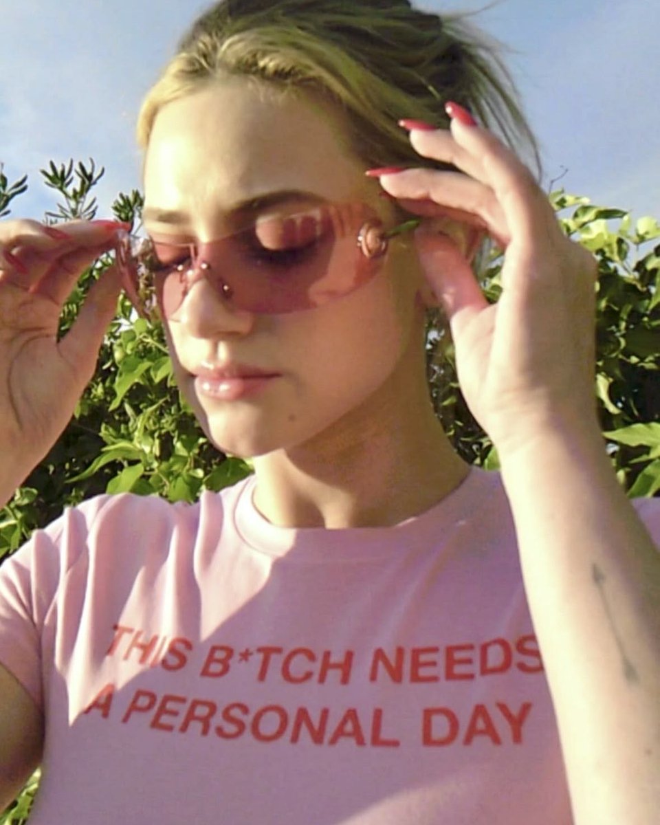 lilsli_'s tweet photo. happy birthday to lili reinhart and her iconic shirts https://t.co/2FjcCa1ux8