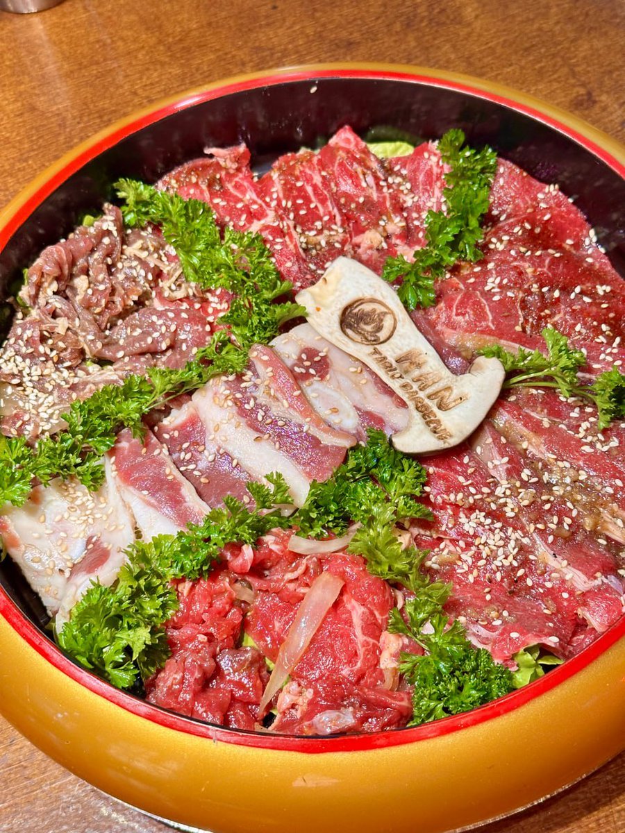 Rubencsxdyr0lr's tweet photo. 鉄板から肉汁がジュワジュワ、幸せが鼻先から来る https://t.co/IIgTLHN4AG