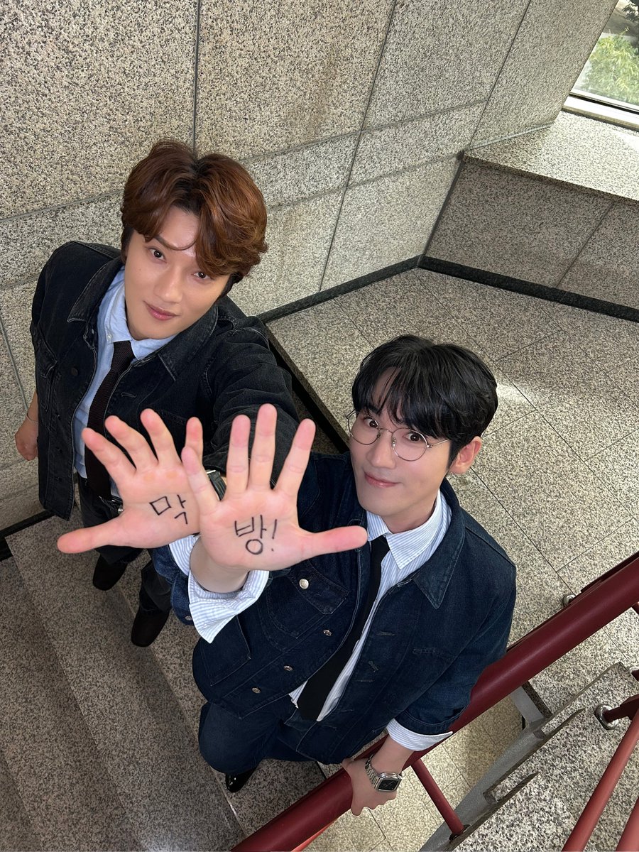 _Duetto_'s tweet photo. 📸 SBS 인기가요

듀에토 ‘제발’ 막방까지 완료 🙌
함께해 주신 모든 분들 감사합니다🙏
‘제발’ 앞으로도 많이 사랑해 주세요!

#듀에토 #DUETTO #제발
#인기가요 #INKIGAYO #SBS인기가요 https://t.co/cYBrHKiZA8