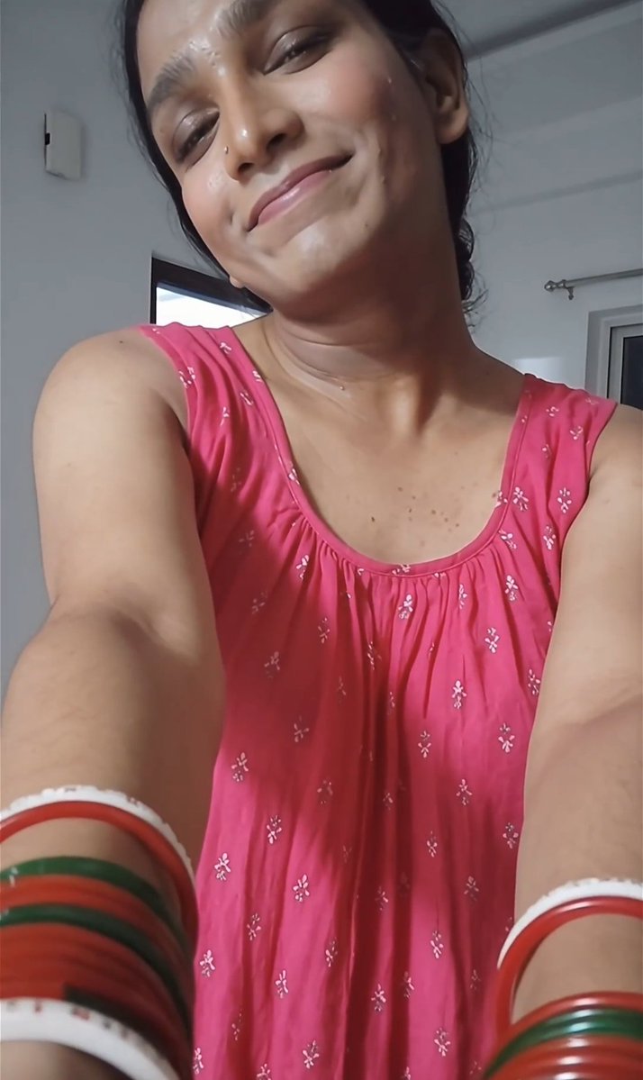 Sindhu__TS's tweet photo. Am i turning into MILF structure guys? 🤔😋

Dms l vandh ellarume akka n dhaa call panree 🤦🏻‍♀️😂

#Trans #mallu #pottachi https://t.co/QsJkMS0h5K