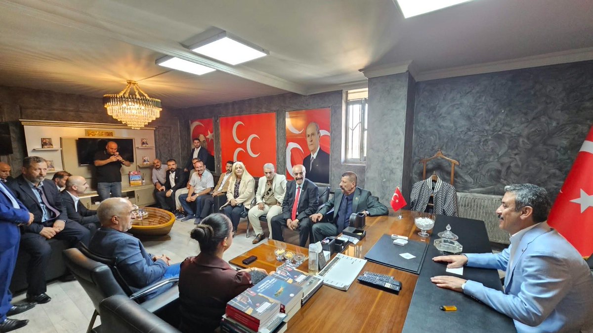 MHPDYARBAK7n's tweet photo. Partimizin milletvekili adayı Hasan Özmen ve beraberindeki heyet, İl Başkanımız Sayın Hasan Özcoşkun'u ziyaret etti. Kendilerine nazik ziyaretleri için teşekkür ederim.
@dbdevletbahceli @MHP_Bilgi @HsnozcoskunMHP https://t.co/LeGZYXqhiS