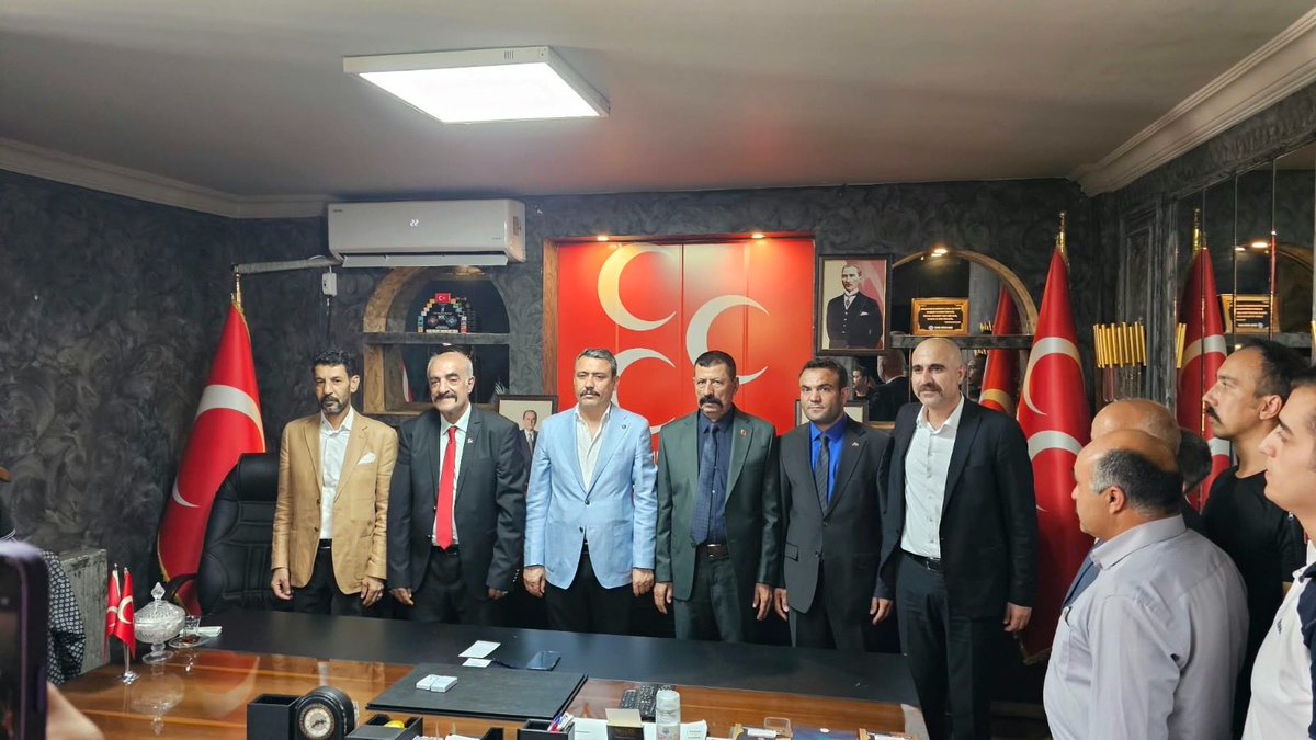 MHPDYARBAK7n's tweet photo. Partimizin milletvekili adayı Hasan Özmen ve beraberindeki heyet, İl Başkanımız Sayın Hasan Özcoşkun'u ziyaret etti. Kendilerine nazik ziyaretleri için teşekkür ederim.
@dbdevletbahceli @MHP_Bilgi @HsnozcoskunMHP https://t.co/LeGZYXqhiS