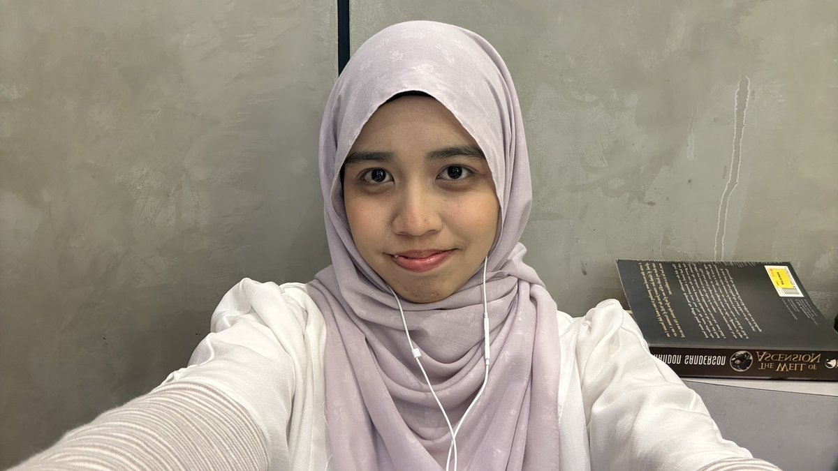 weveastra's tweet photo. ft. my pink fairy #weveselcaday https://t.co/aFsnWYmhZF