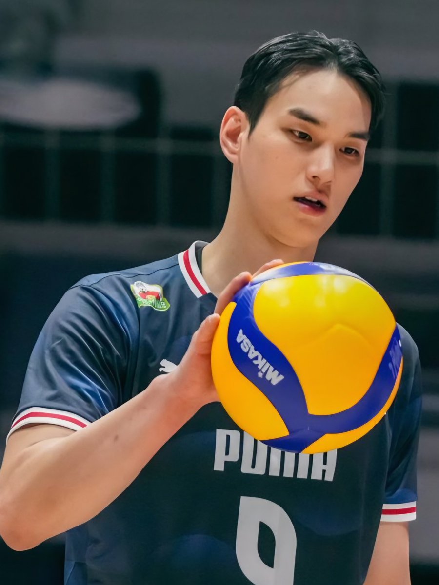 ransubong's tweet photo. 🇰🇷 Korea 3 - 2 Australia 🇦🇺

#7 Heo Subong
28 points
26 attacks, 67% success, 54% eff
1 block
1 ace
12 exc. receptions, 9 digs

#9 Lim Sungjin
15 pts
14 attacks, 50% succ, 32% eff
1 block
5 exc. receptions, 9 digs

#허수봉 #임성진 #팀코리아
#AVCContinental https://t.co/E52uP4HshC
