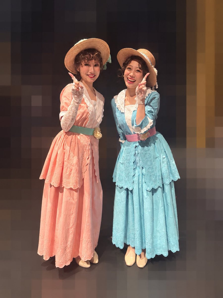 pon____514's tweet photo. #ファニーガール

本日もありがとうございました🪄
初日が明けてあっという間に2クール目に突入しております🥹はやい、、

お写真は初舞台の2人で！
デビュー日に1️⃣ポーズで♡

明日のマチネもよろしくお願いいたします☺️ https://t.co/K3FJUbA01P