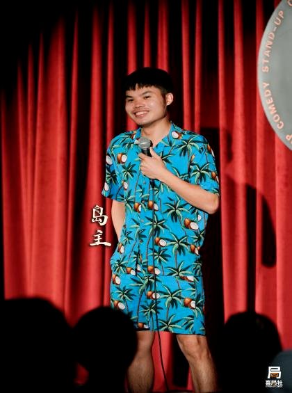 RosyPreskahn's tweet photo. Just bombed a set about how my cat thinks I’m a professional nap taker. She’s not wrong—my “career” is just sneaking snacks and avoiding adulting. #LiveComedy #CatParentStruggles， https://t.co/Qd1JsVZ0Cq