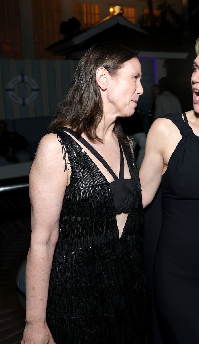 helensorchid's tweet photo. #arm #forehead #freckleful #tummy #jaw #freckles #freckle https://t.co/ivu2UvN0Qu