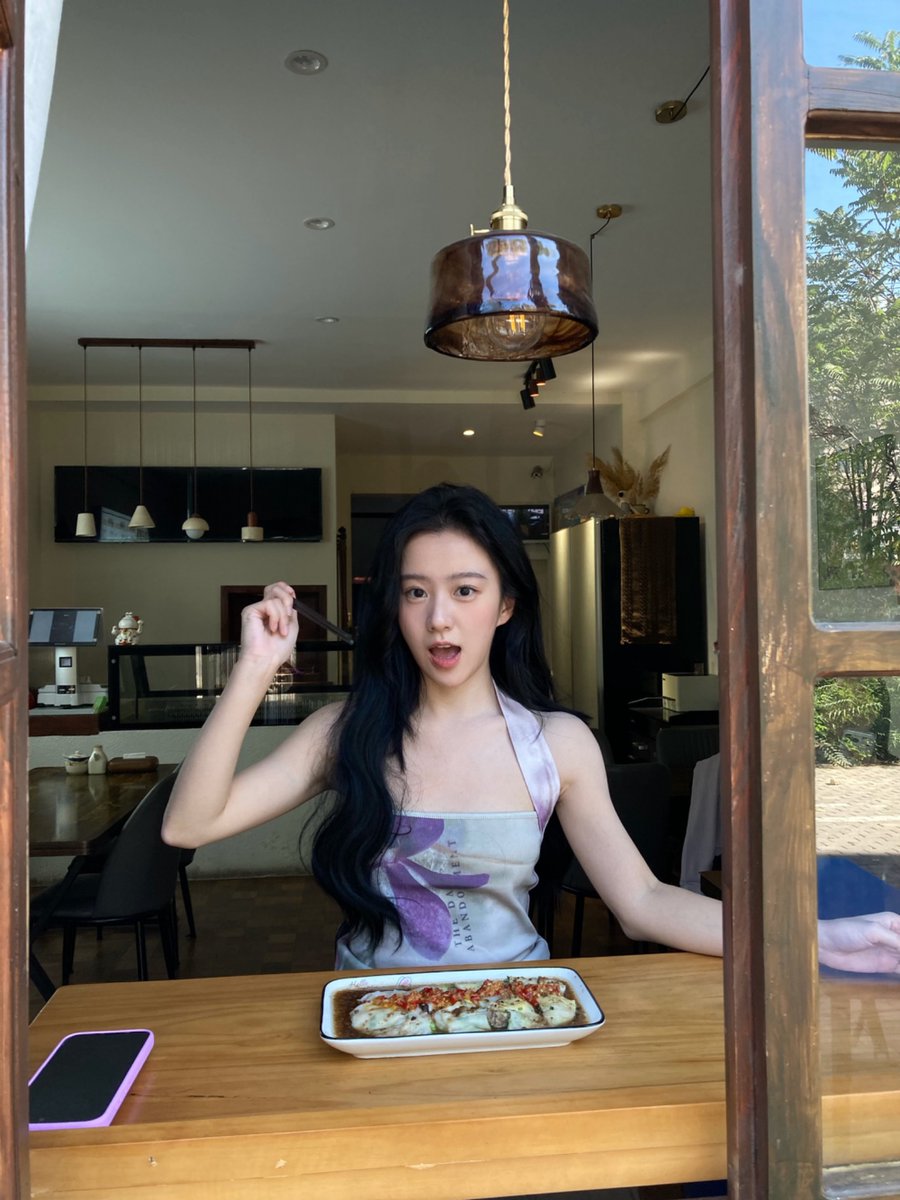 forshangen's tweet photo. 📸 260913 ✧ Bao Shangen Weibo Update 

I actually found a really good cheung fun place! (งᵒ̴̶̷᷅ωᵒ̴̶̷᷄)ง⁼³₌₃

#BaoShangen #包上恩 https://t.co/WWz1vX3pbK