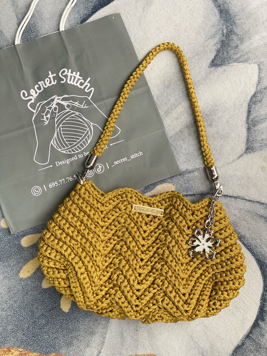 royal_sarahh's tweet photo. Day 04/30 — Je poste mes créations jusqu’à ce qu’elles trouvent leur public. 🧶
Si tu vois passer ce tweet, un petit repost peut faire toute la différence. Merci de soutenir mon travail 🫶🏾
INAYAH ~ 22.500 F
#SecretStitch https://t.co/3NEfJU1Dfd