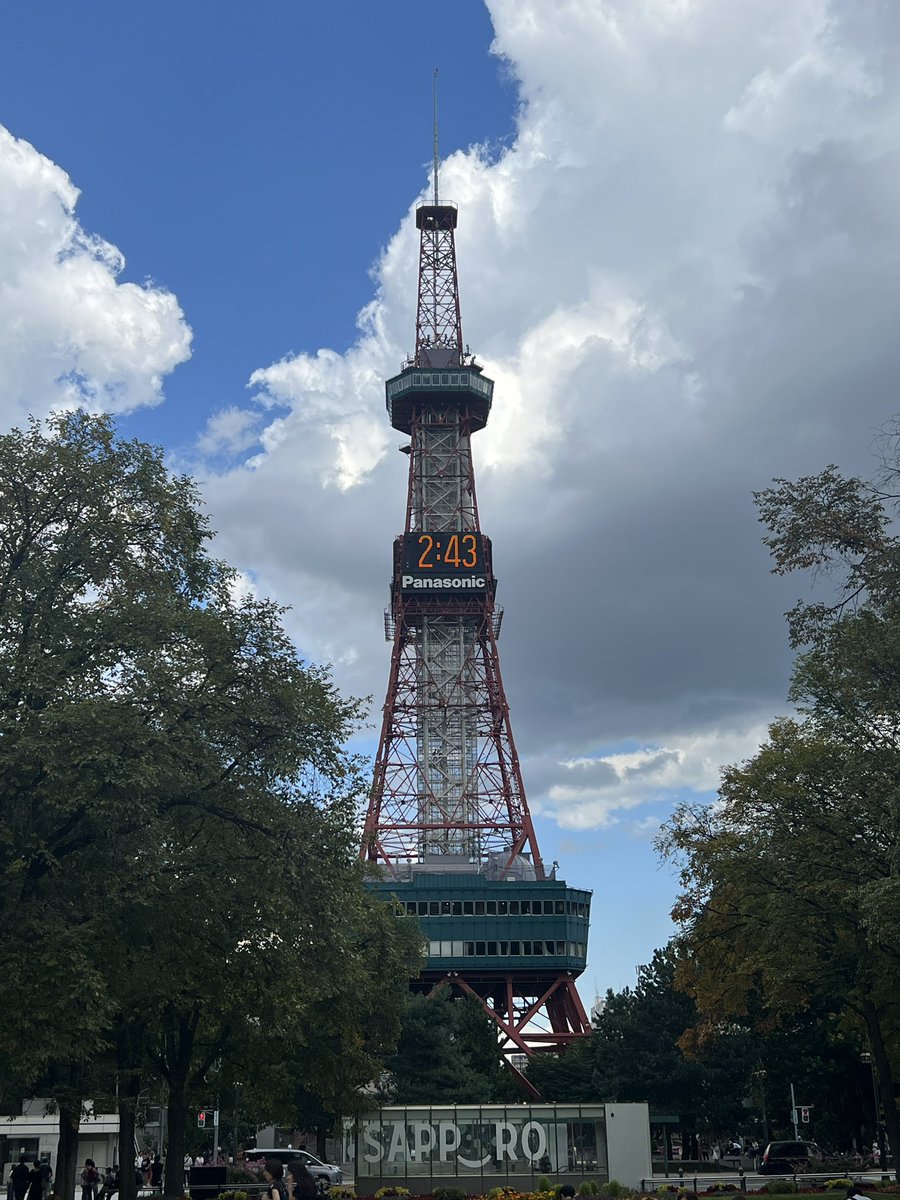 moezonoB's tweet photo. 財布を家に忘れてくるというやらかしでレンタカーも借りられず大変だったが、美味しいものいっぱい食べられたし北海道楽しかった https://t.co/8kp8rSAUyO