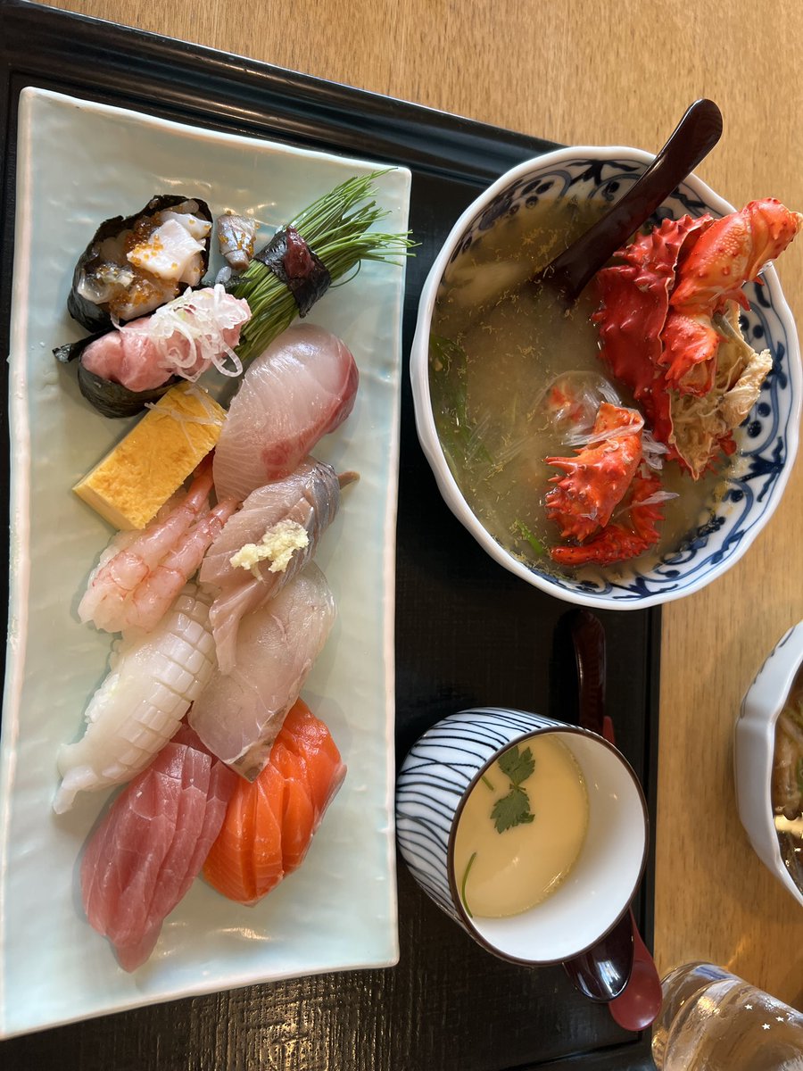 moezonoB's tweet photo. 財布を家に忘れてくるというやらかしでレンタカーも借りられず大変だったが、美味しいものいっぱい食べられたし北海道楽しかった https://t.co/8kp8rSAUyO