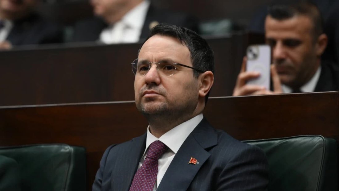 Hyarto87's tweet photo. Yoldaşlarım, Adalet Bakanı Akın gürlek yoldaşım Kemalizm dinimizin LPG koluna bağlı transhomosexuellerin LGBT derneklerinin faaliyetlerine müsade etmeyerek biz Kemalistleri çok kötü kırdı.

Gerçekten fena şekilde darıldık.

Savcılar göreve @SavciSayan 

Ailem güvende zenne arif https://t.co/PaA9a1MbXB