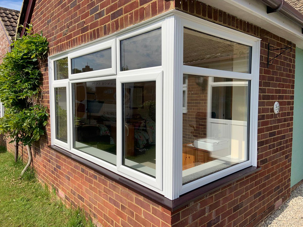 DaveWindowsDoor's tweet photo. Recent install of a @REHAUWindows  PVCu bay window by one of our installation teams. Please call me on 07366146236 for a FREE quote. #windows #exclusiveglazing #homeimprovements #upvc #baywindow https://t.co/KUU1SLZc68