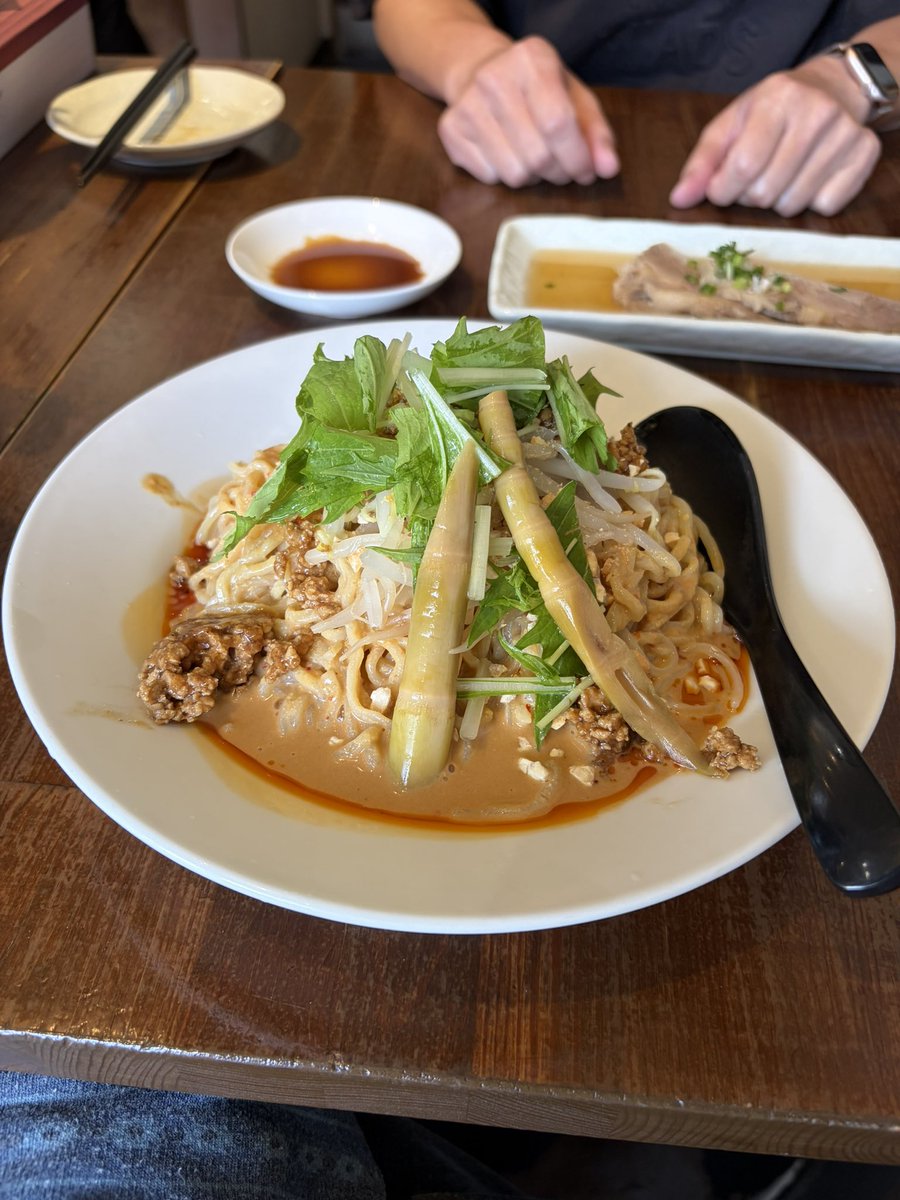 marco_kassi's tweet photo. 夏は終わったが【冷やし担々麺】を食べにえにしや。へ

仕事頑張ること
寝ること
食べたいものを食べること

考え過ぎず穏やかに。 https://t.co/ObgAxKn8iM