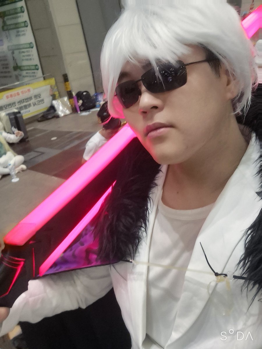 light0n_bright2's tweet photo. #코스어_트친소 #코스어_𝕏친소 
반갑습니다 준비 미흡으로 9서코 일요일만 레바테인 완전해방 마티아스로 다녀왔습니당 https://t.co/S87gNiyJvx