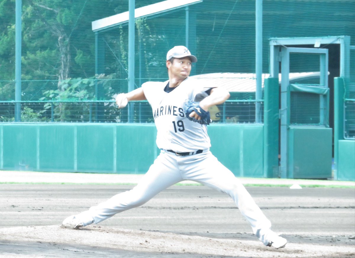 nhoshi_nikkan's tweet photo. LiveBPの様子。真剣勝負の中、笑顔もありました。
#唐川侑己 #角中勝也 #chibalotte https://t.co/Bsee7jCBCG