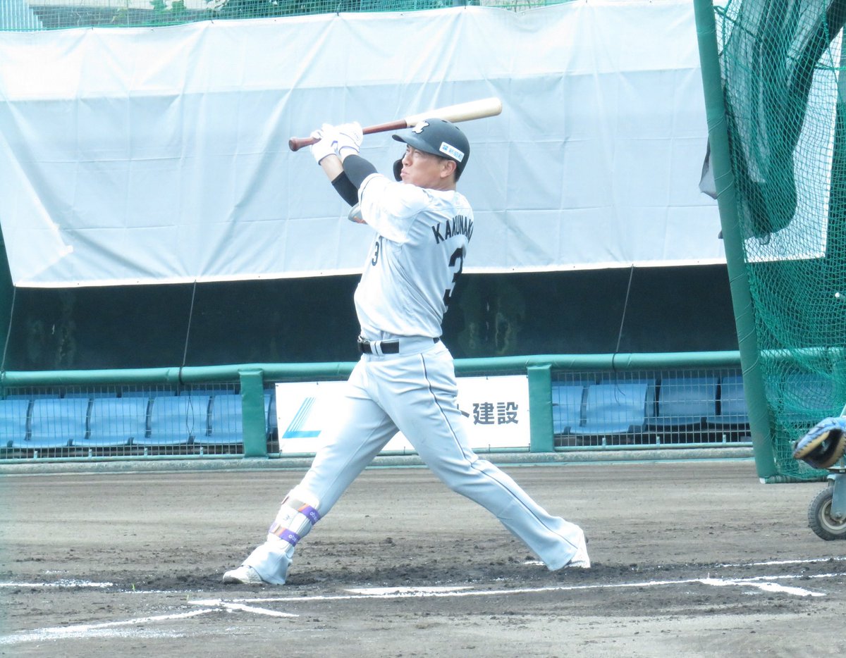 nhoshi_nikkan's tweet photo. LiveBPの様子。真剣勝負の中、笑顔もありました。
#唐川侑己 #角中勝也 #chibalotte https://t.co/Bsee7jCBCG
