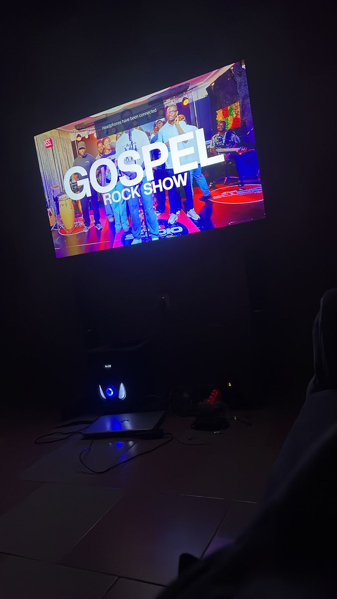 kssdefende's tweet photo. Didn't go to church today😅...having some worship with @ksheldonstudios @kwadwosheldon this morning 🙏❤️ https://t.co/582j5GFd0U