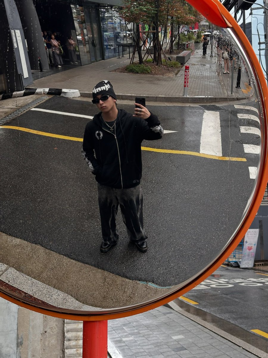 MarcusGlobal_'s tweet photo. [INSTAGRAM] 091326 #MARCUS Post Update (4/4)

“down in seoul”

🖇️ https://t.co/YWIztbIMHe

#MarcusRayden #MarcusCabais https://t.co/ejjVE0AmRw