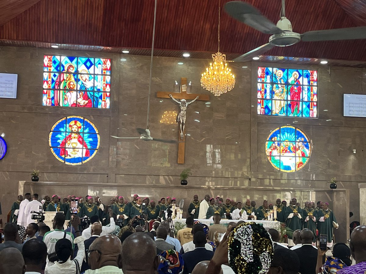 femstic09's tweet photo. Opening Mass 2nd 2026 CBCN PLENARY MEETING AT ST. BENEDICT CATHOLIC CATHEDRAL OSOGBO.
I’m glad that I’m witnessing the opening mass of the CBCN.

#CBCNOsogbo2026 #CBCN2026 #CatholicDioceseOfOsogbo #OneFaithOneFamilyOneMission https://t.co/DweymghtYt