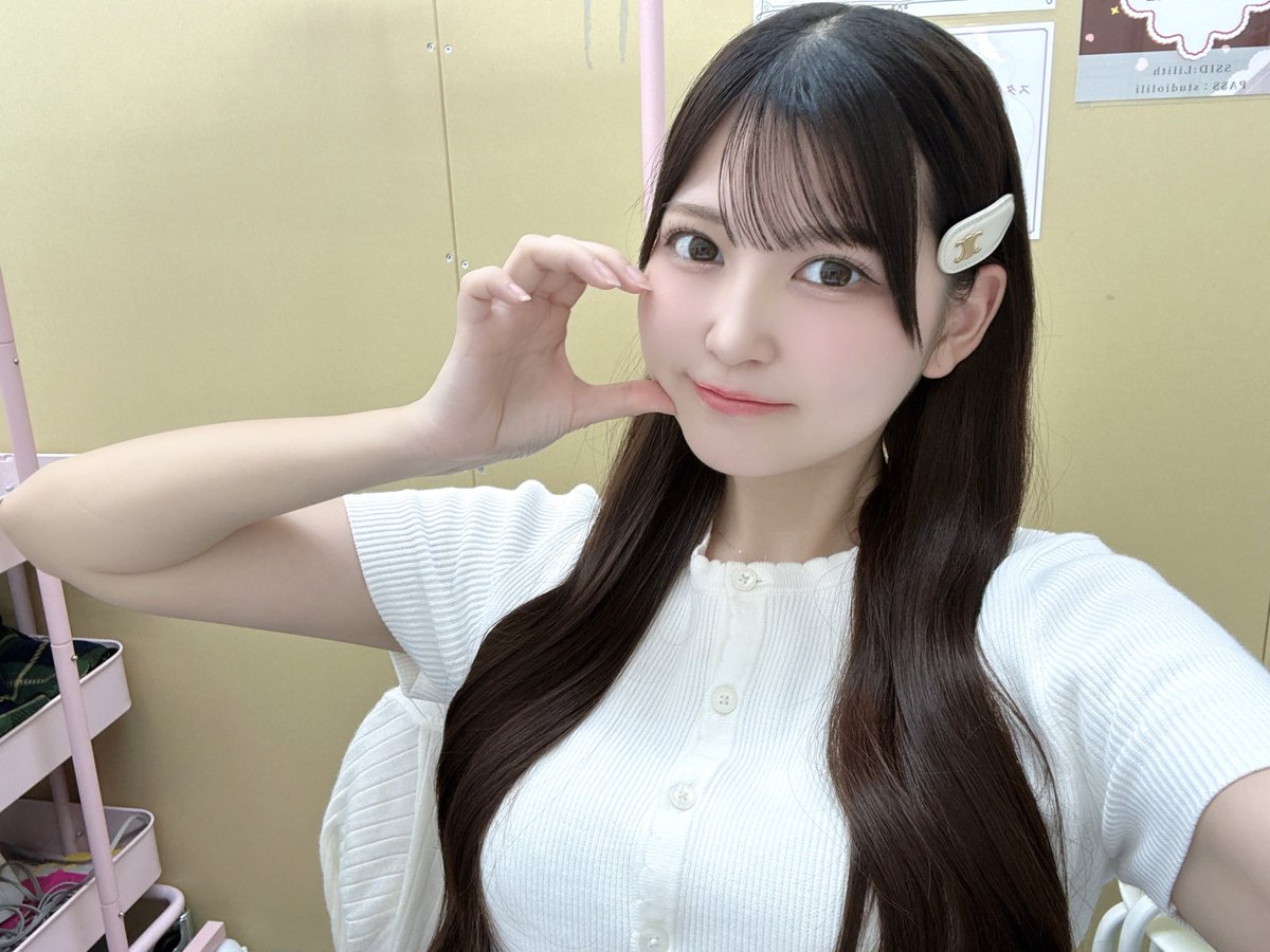 Kanon_JAPANARI's tweet photo. 撮影会ありがとうございました！
後半3部だけだったけど会えて元気出た☺️
こういう機会をきっかけにもっと好きになってね〜たのしかった^_^
次は10/11の予定だよ〜空けててね！にや

また明日🫶🏻 https://t.co/OC2BYqPQvG