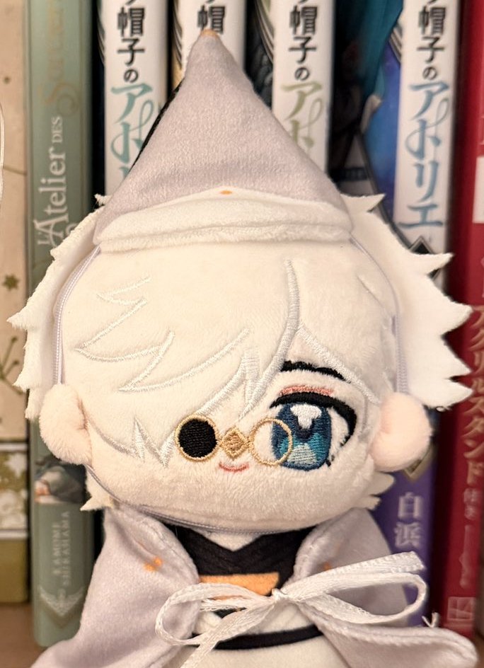 erinaileenhyde's tweet photo. this chiikawa motherfucker.. i love him so much and his little party hat.. #witchhatatelier https://t.co/0wPyHe1xba