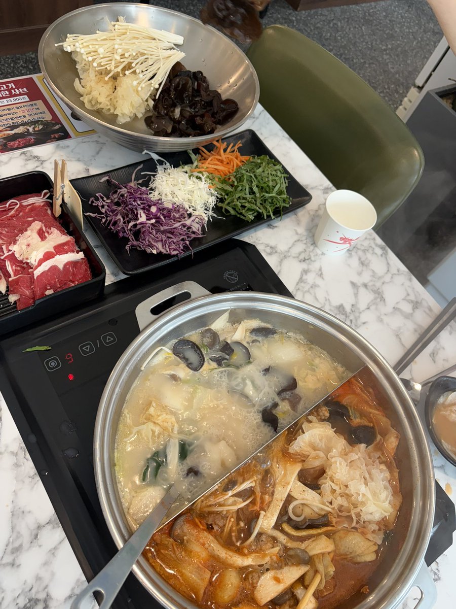 pangpangducks's tweet photo. 집정리는 천천히..
이사완룡 https://t.co/j5djJEINbl