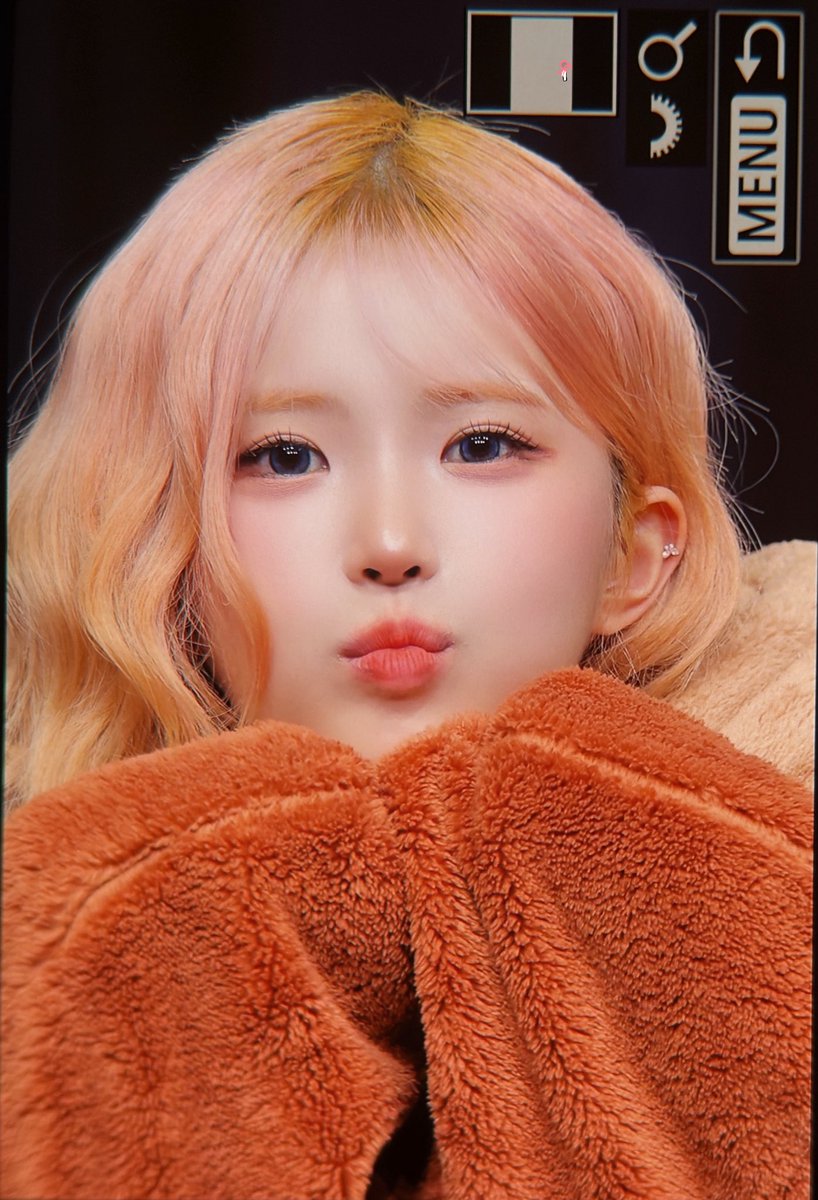 plovongbong's tweet photo. 260913
송하영 프리뷰 4p
😙😙
#송하영 #하영 #프로미스나인 #fromis_9 
#SONGHAYOUNG https://t.co/jgwPkn2YHA