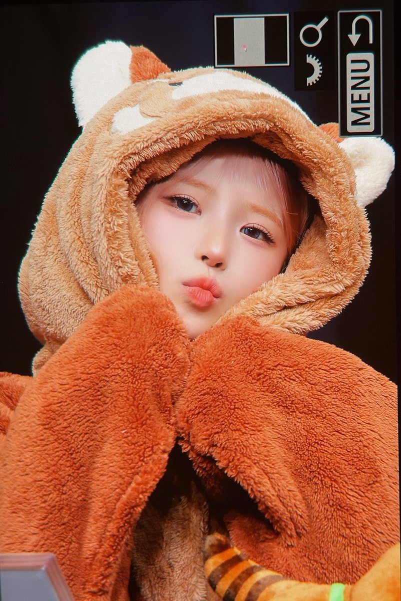 plovongbong's tweet photo. 260913
송하영 프리뷰 4p
😙😙
#송하영 #하영 #프로미스나인 #fromis_9 
#SONGHAYOUNG https://t.co/jgwPkn2YHA