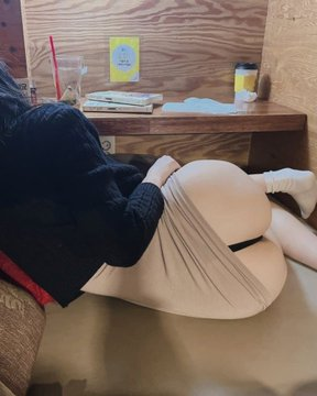 KaliR67102's tweet photo. 앞으로 6시간 안에 댓글 남겨주면 내 촉촉한 짬지 보여줄게🔥 https://t.co/cVHUGEWLRY