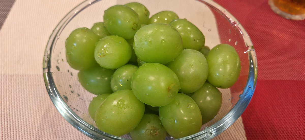 mimishop222's tweet photo. シャインマスカット🍇
大好きなぶどう♡みずみずしい中にも甘さが引き立って美味
今日のシャインマスカットは皮が厚くてゴワゴワしてたかな
 #シャインマスカット https://t.co/cBaNUsZUlN