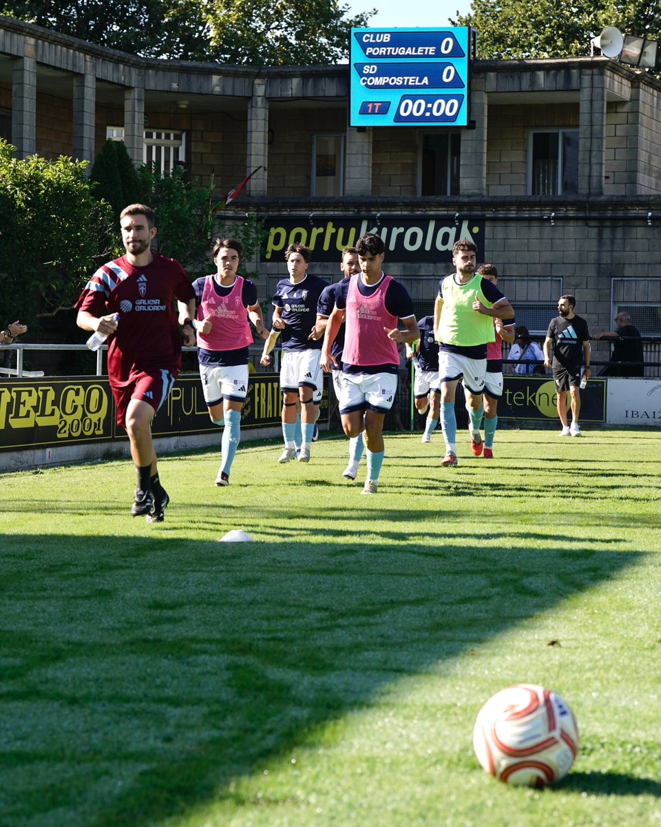 SD_Compostela's tweet photo. ⚒️🩵🤍
Preparados para a batalla!! 💪
📸 @nacho_castano_
#PortuCompos https://t.co/5uwlONZFcn