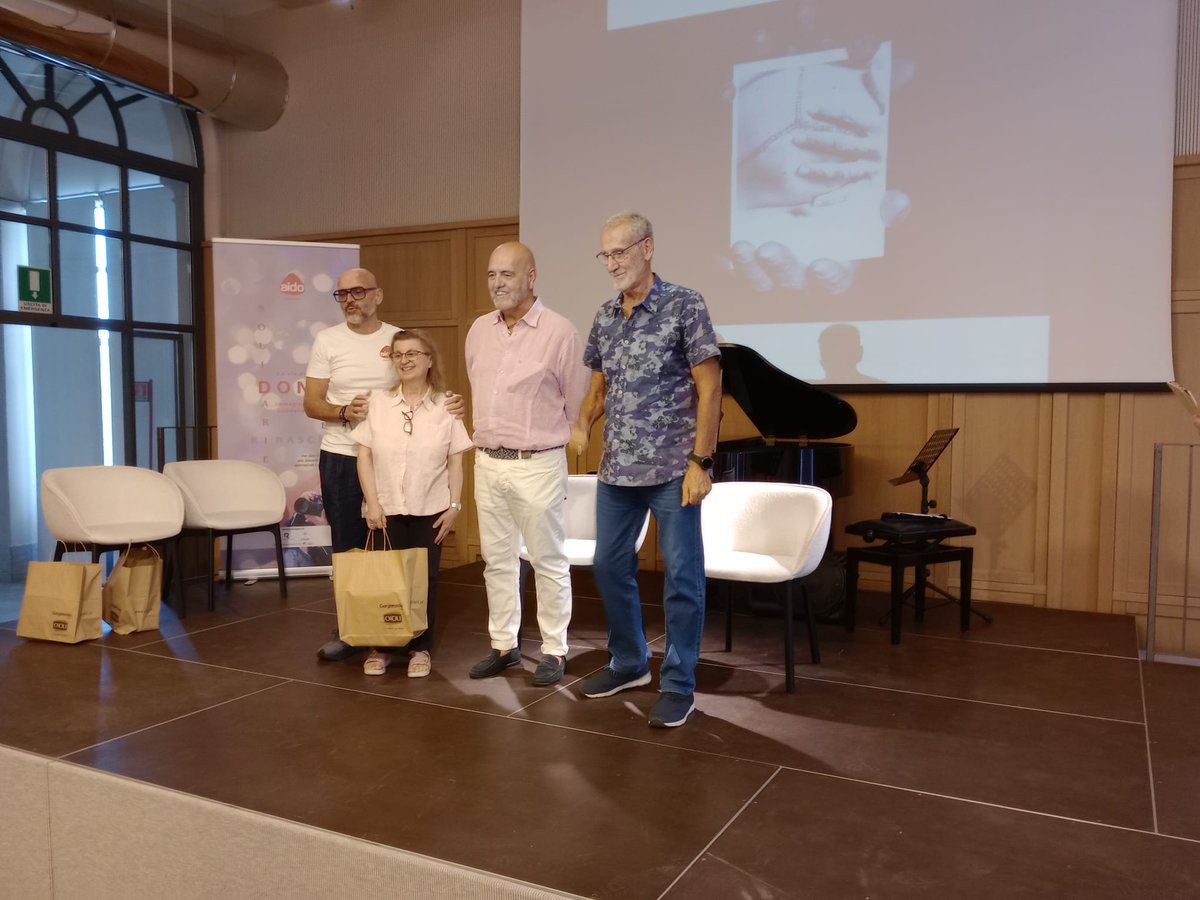 AidoTorino's tweet photo. Premiazioni concorso fotografico AIDO Regione Piemonte Aido Torino La via del dono immagini di solidarietà Palazzo Gromo Losa Biella , complimenti alla nostra giudice e segretaria Aido torinese  Claudia Contenti https://t.co/P8R6jschtS