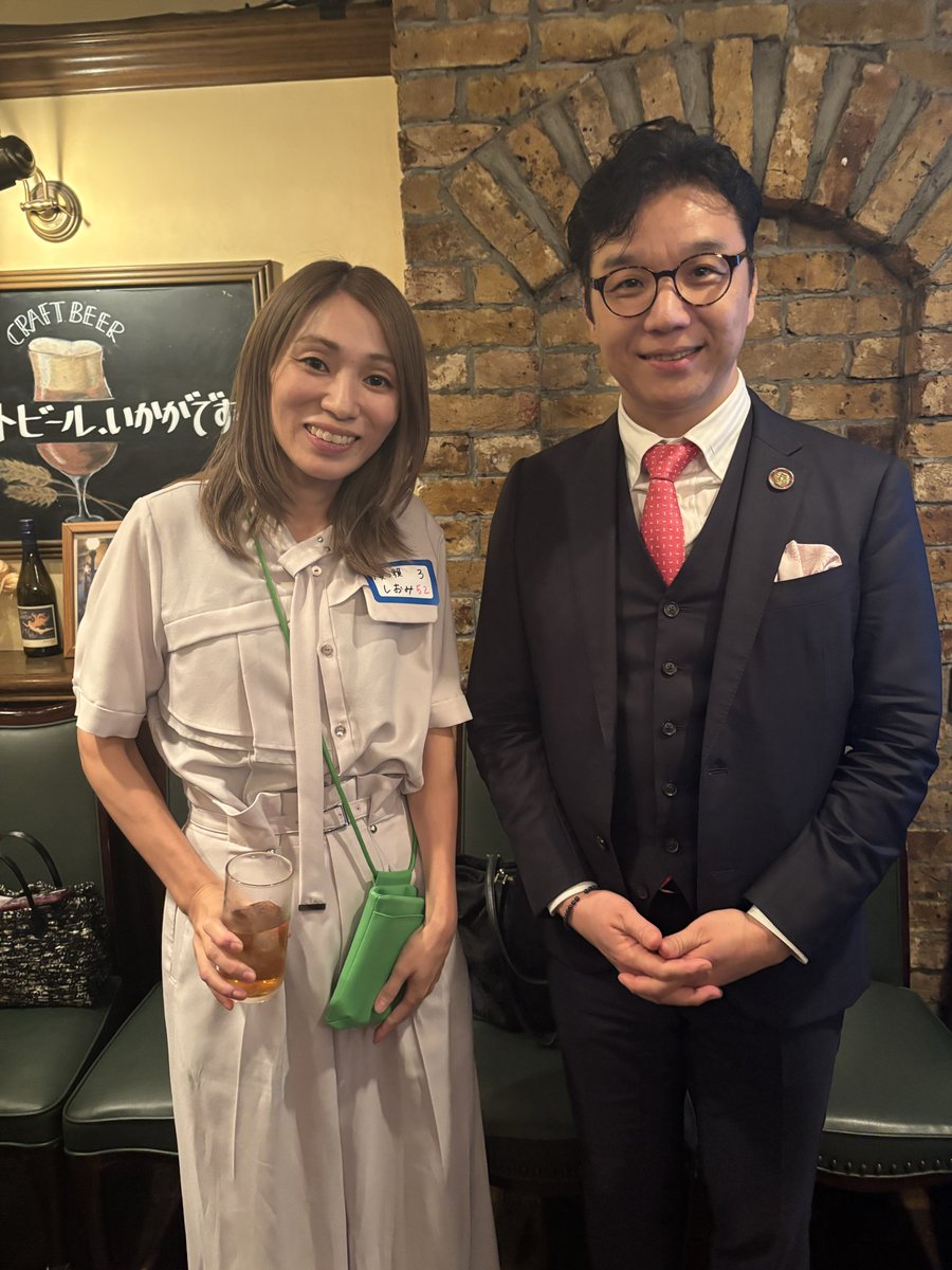 shiomi_lpdesign's tweet photo. 昨日は今井孝先生（@tahles_imai ）の「小さなGIVE」出版記念パーティーに参加しました！

今の私にぴったりの内容でした。
すごく勉強になるだけでなく、読んでいると自然と心が温かくなる本です！

本当にこの本に出会えて良かったです。
今井先生、改めて出版おめでとうございます！

#小さなGIVE https://t.co/rTEz73zUpw