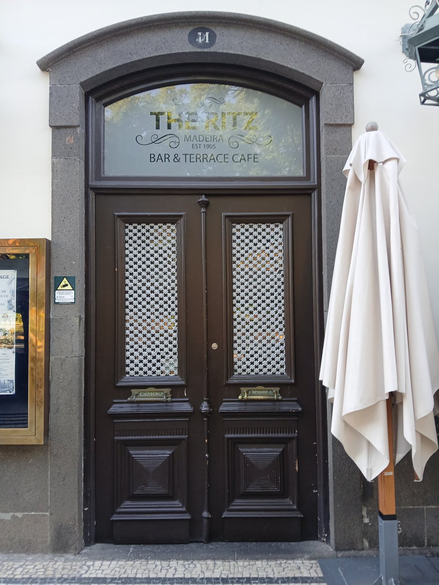 WelcometoDorset's tweet photo. #NoContextDoors #Maderia #NotDorset @DoorsNo3828 https://t.co/uSAZxhleqn
